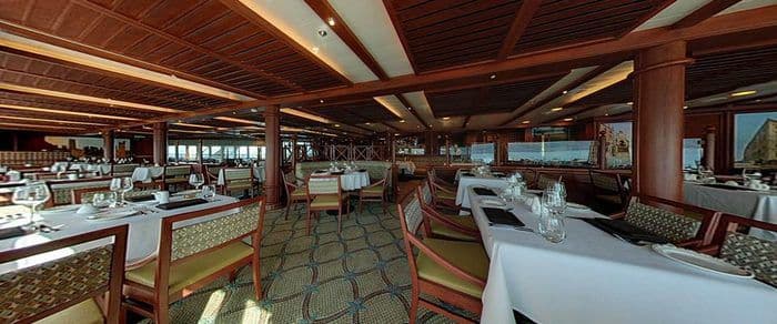 P&O Cruises Azura Interior Verona.jpg